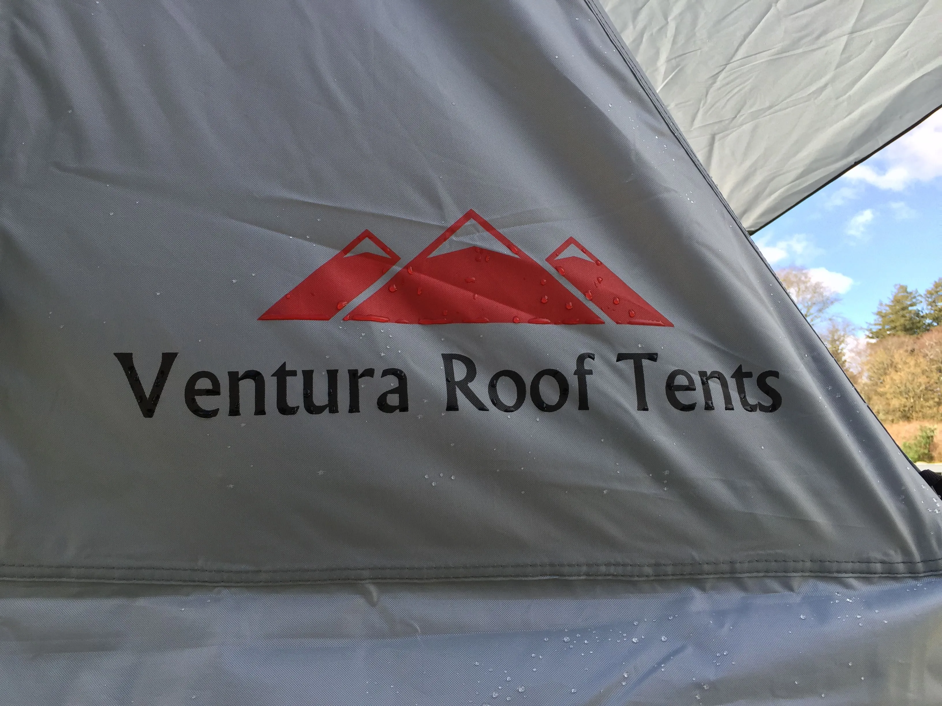 Extended Ventura Deluxe 1.4 Roof Top Tent   FREE LED Lights   FREE Internal Storage Hammock